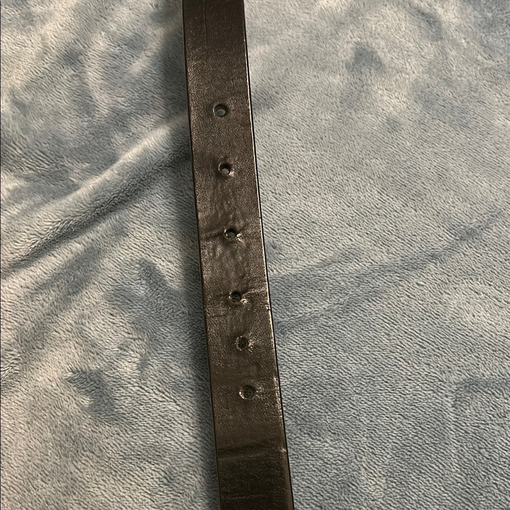 Women’s Gucci Black Leather Belt with pewter color Buckle. 1” wide - Picture 3 of 9